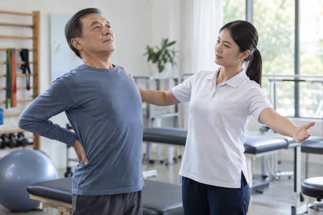 Thoái hóa đốt sống ngực: Nguyên nhân, dấu hiệu và cách điều trị