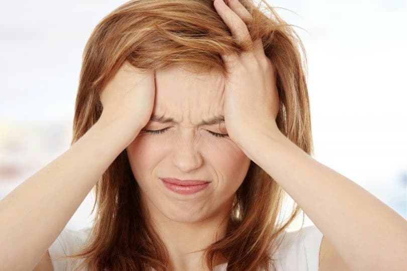 Đau đầu mạn tính: Nguyên nhân, triệu chứng và các phương pháp chẩn đoán