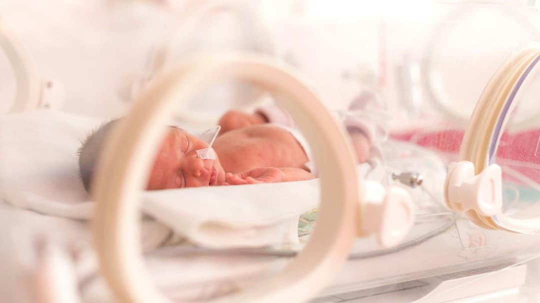 Bệnh võng mạc trẻ sinh non: Dấu hiệu, nguyên nhân và cách chăm sóc