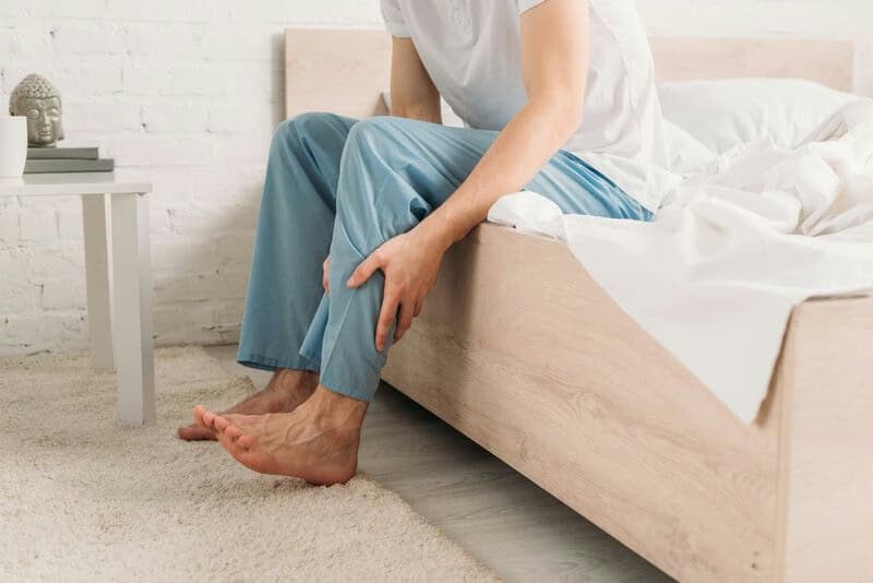 Hội chứng chân không yên: Nguyên nhân, triệu chứng và cách kiểm soát