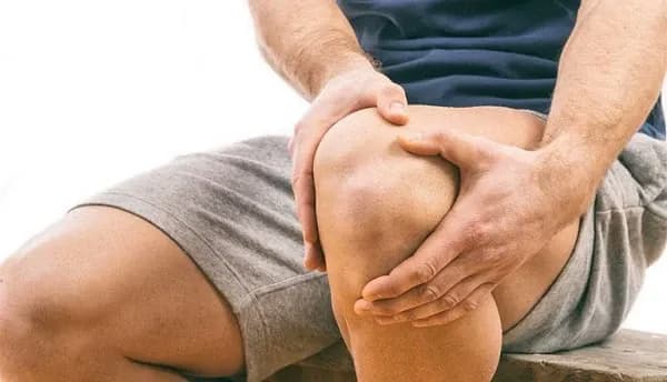 Trật khớp gối: Dấu hiệu, biến chứng nguy hiểm và cách điều trị