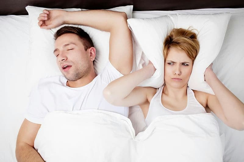 Ngủ ngáy: Nguyên nhân, dấu hiệu cảnh báo và cách điều trị