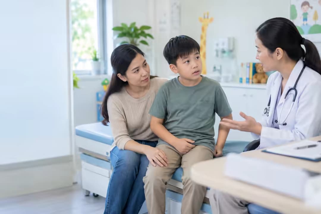 Bé trai bị đau bộ phận sinh dục do nguyên nhân gì và cha mẹ nên xử trí thế nào