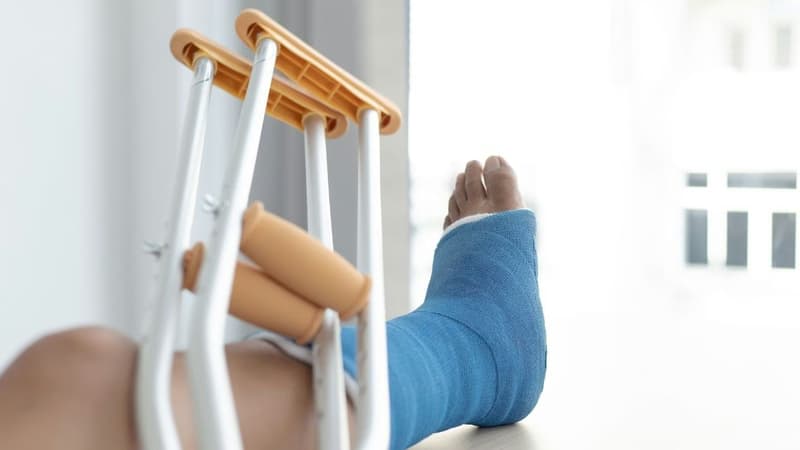 Các chấn thương xương khớp thường gặp và cách xử trí ban đầu