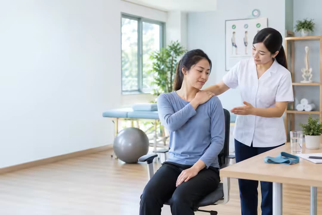 Đau cổ vai gáy bên trái là bệnh gì và cách xử trí