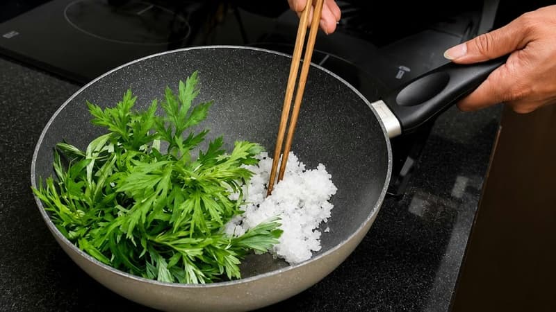 Gừng muối ngải cứu có tác dụng gì và cách sử dụng