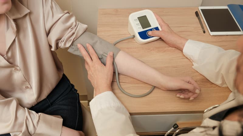 Huyết áp thấp đột ngột và cách xử trí an toàn tại nhà