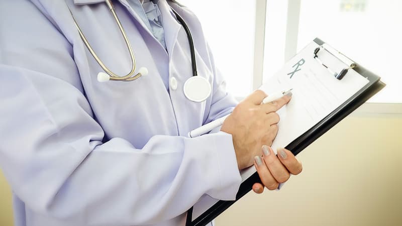 Khám ngoại tổng quát là gì và gồm những bước thăm khám nào?