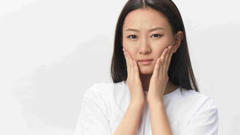 Mặt bị tê như kiến bò là nguyên nhân gì và xử trí ra sao