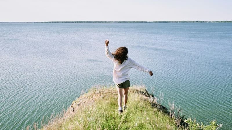 Mơ mộng quá mức là gì và ảnh hưởng thế nào đến cuộc sống
