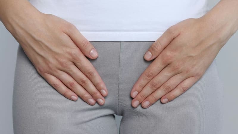 Nổi mụn ở vùng lông mu nữ