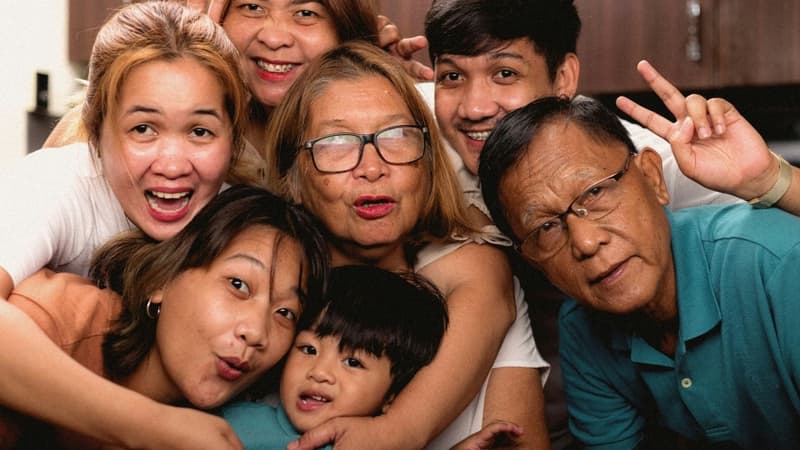 Quan hệ huyết thống là gì và các phương pháp xác định hiện nay