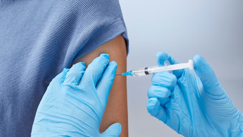 Tiêm vắc xin phế cầu cho người lớn: Lợi ích, đối tượng và lịch tiêm