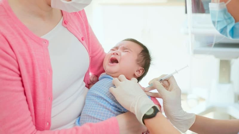 Trẻ 2 tháng tuổi có nên tiêm vắc xin phòng não mô cầu không?
