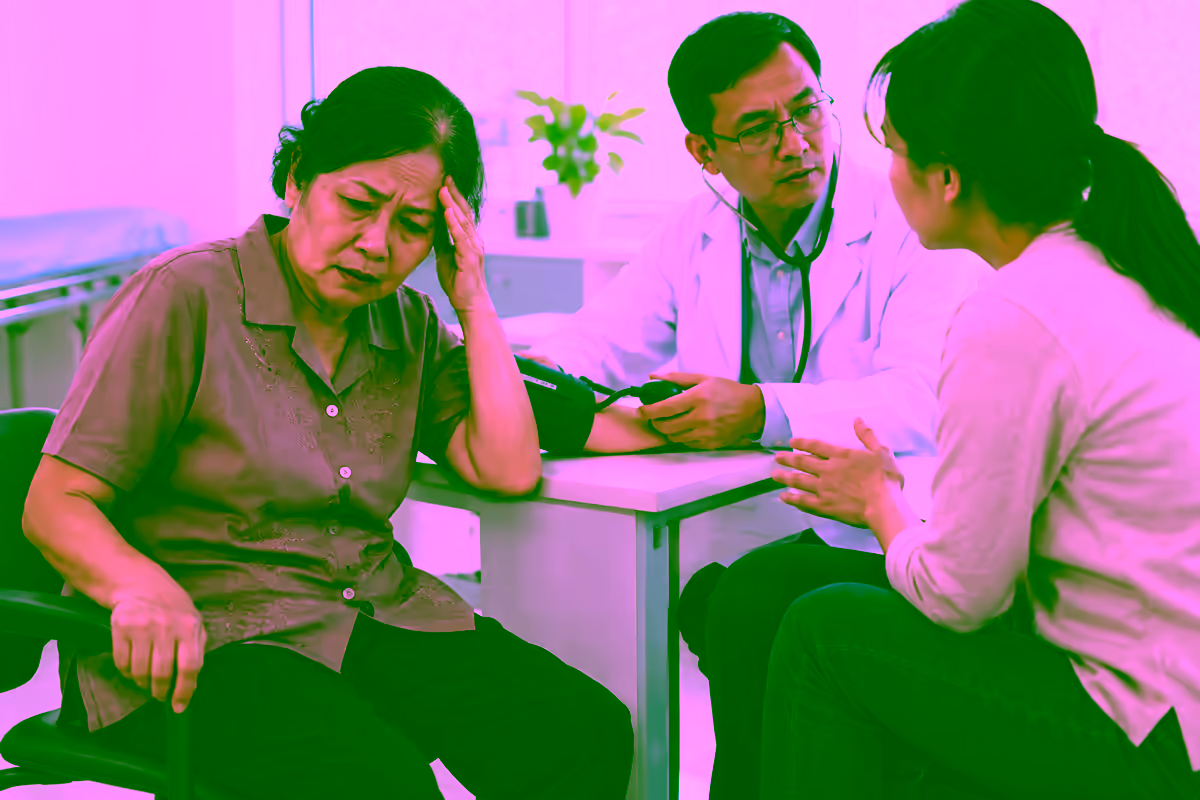 Thiếu máu não với người bệnh chóng mặt được bác sĩ kiểm tra