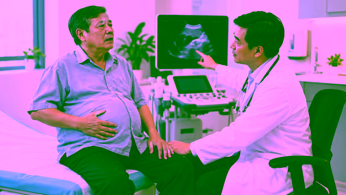 Người bệnh bụng trướng được bác sĩ gan mật siêu âm và tư vấn