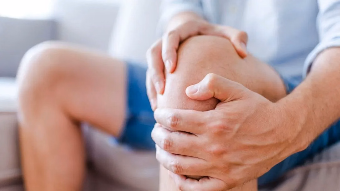 Hình ảnh mô phỏng tổn thương và biến dạng cấu trúc xương khớp bàn chân trong bệnh khớp do thần kinh Charcot