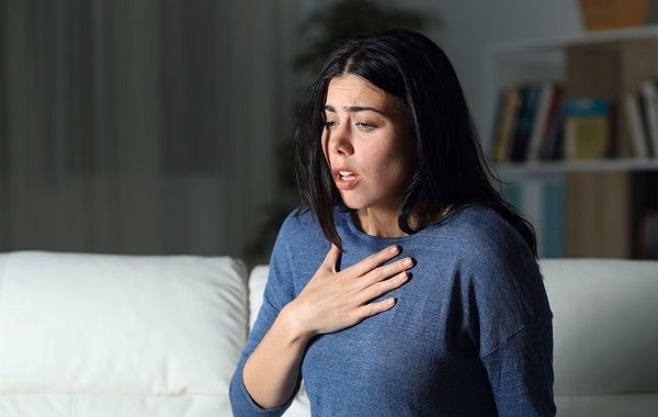 Thiết bị đo nồng độ oxy kẹp đầu ngón tay hỗ trợ theo dõi suy hô hấp tại cơ sở y tế