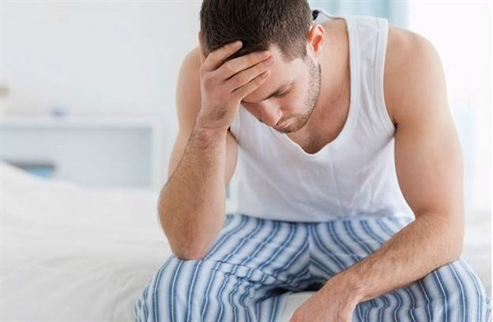 Bác sĩ chuyên khoa thận tiết niệu tư vấn chẩn đoán và điều trị viêm tuyến tiền liệt cho người bệnh