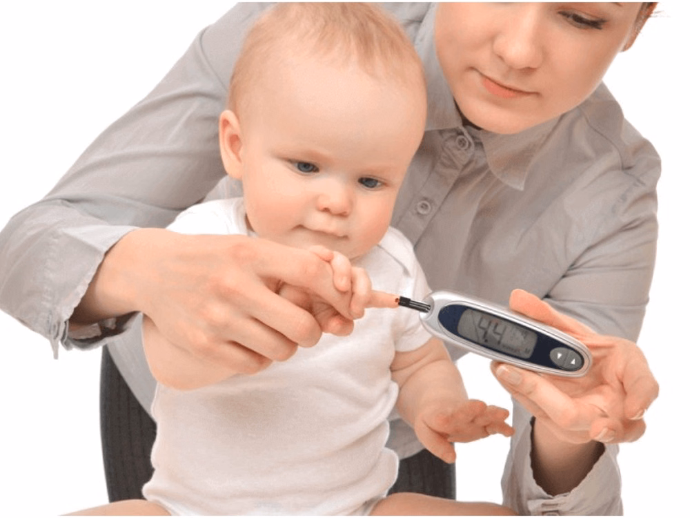Trẻ em vui chơi vận động ngoài trời kết hợp lối sống lành mạnh