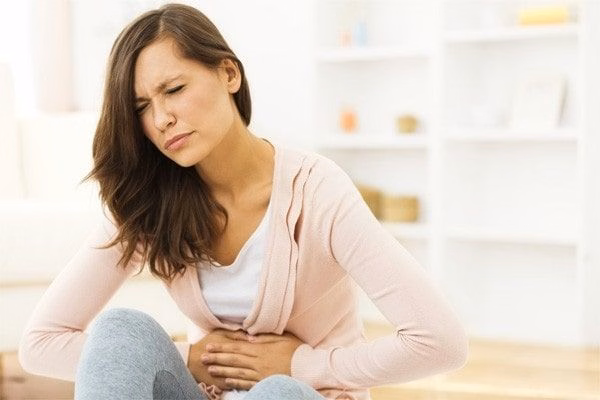 Hình ảnh mô phỏng niêm mạc đại tràng sigma bị viêm loét và xung huyết trong lòng đại tràng