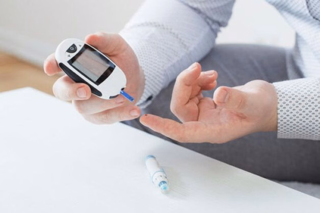 Kiểm tra nồng độ đường huyết nhằm phát hiện nguy cơ co giật do rối loạn chuyển hóa