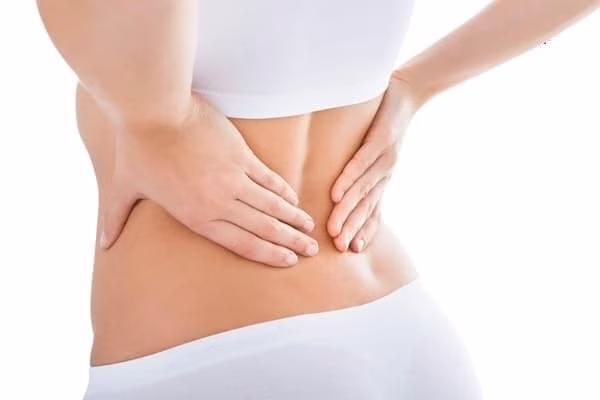 Phụ nữ bị đau mỏi vùng lưng và thắt lưng do các vấn đề liên quan đến rối loạn chu kỳ kinh nguyệt