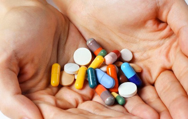 Biểu hiện phát ban đỏ ngứa do nhiễm nấm Candida tại các vùng nếp gấp kẽ da