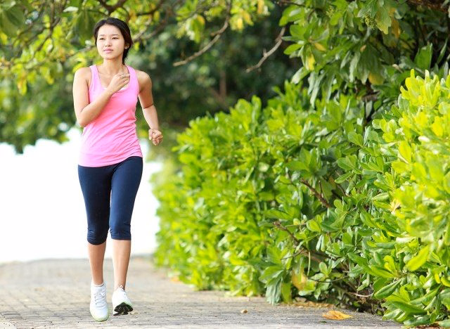 Bữa ăn dinh dưỡng cân đối và chế độ tập luyện hỗ trợ chức năng gan cho người bệnh