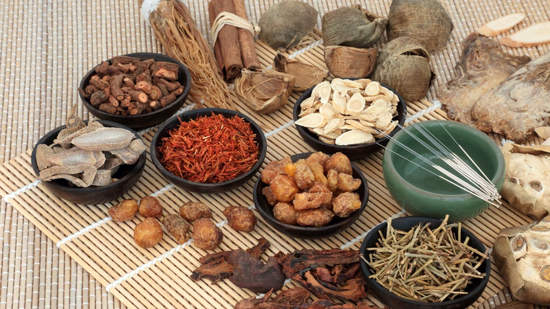 Thuốc cổ truyền được phối ngũ theo lý luận y học cổ truyền và bào chế dưới dạng thang truyền thống hoặc dạng viên hiện đại