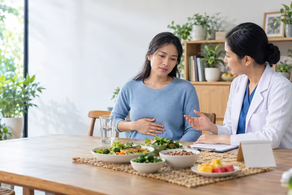 Bác sĩ tư vấn triệu chứng sau bữa ăn và nguy cơ gan nhiễm mỡ