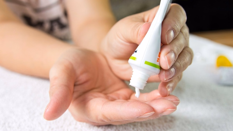 Hướng dẫn vệ sinh cá nhân và rửa tay đúng cách cho trẻ bị tay chân miệng