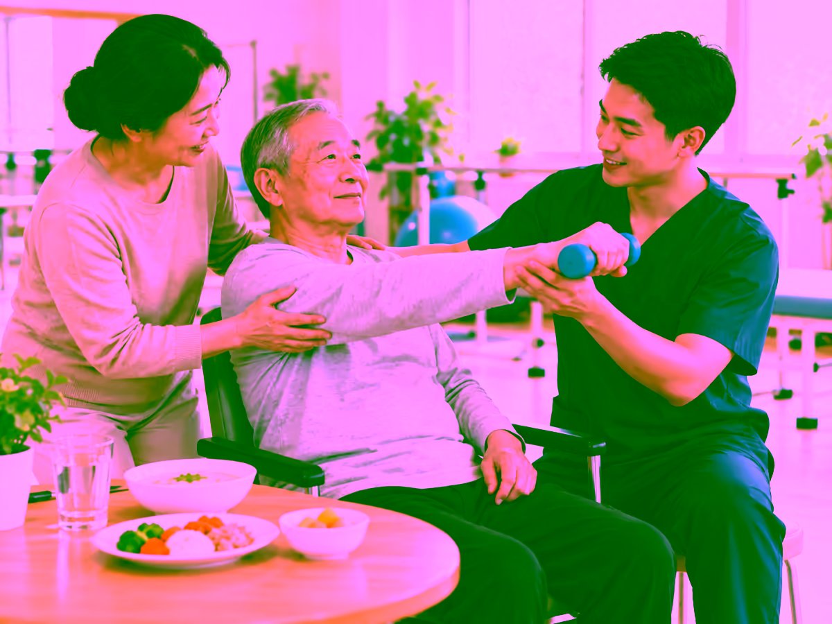 Chuyên gia hướng dẫn phục hồi cho người bệnh tai biến