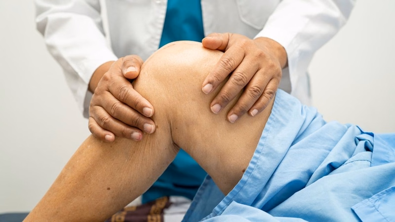 Thăm khám y khoa kịp thời khi có dấu hiệu chấn thương xương khớp nghiêm trọng