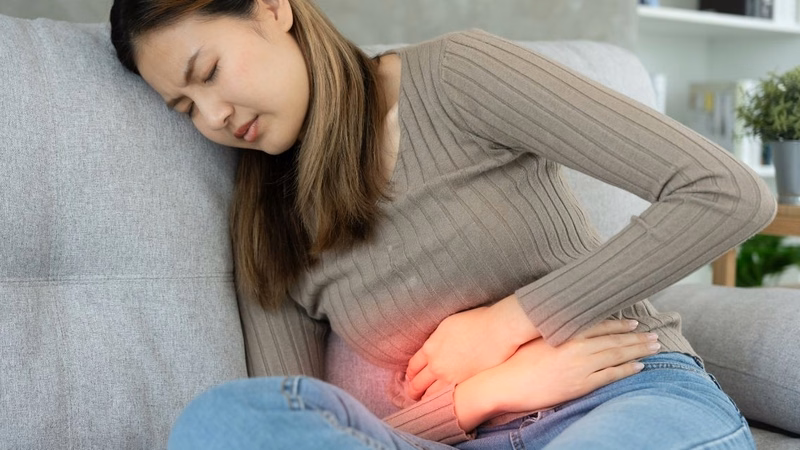 Bác sĩ tư vấn chẩn đoán nguyên nhân gây đau vùng thượng vị trên rốn