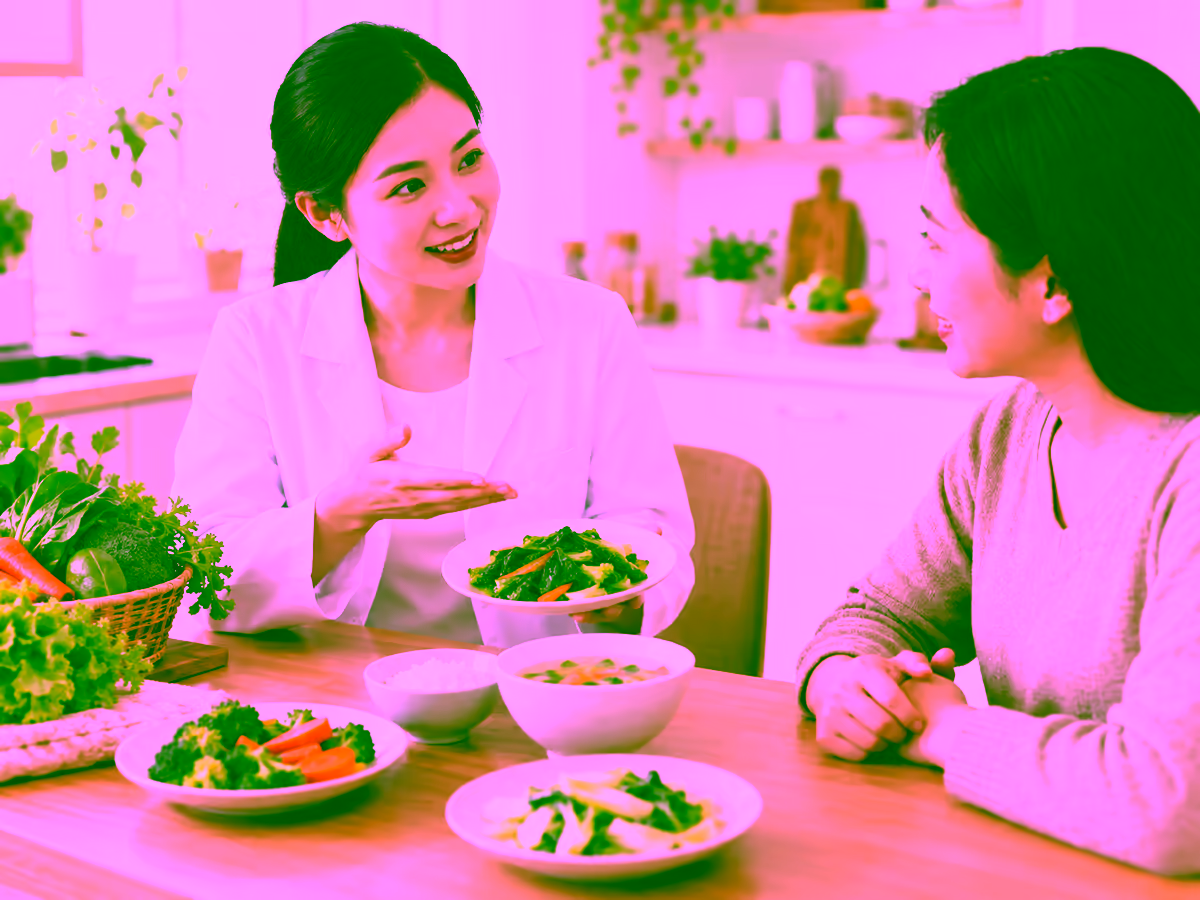 Chuyên gia dinh dưỡng tư vấn rau phù hợp khi đau dạ dày