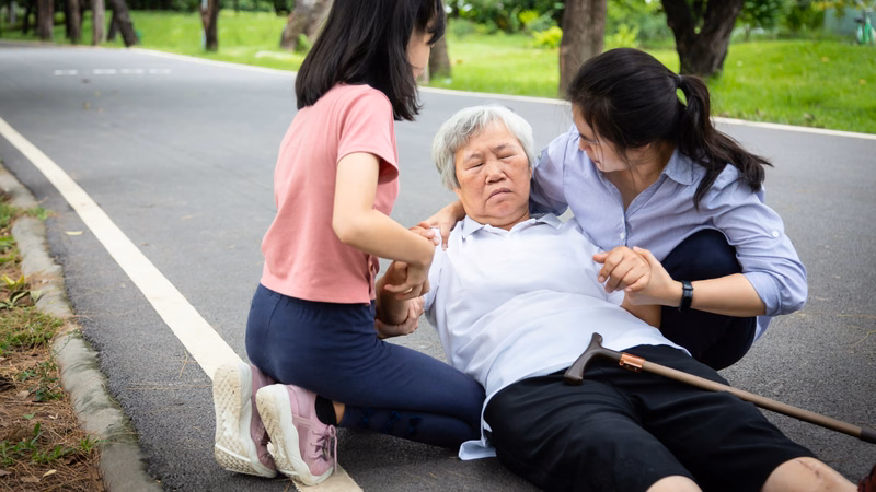 Biện pháp bù nước và nghỉ ngơi giúp giảm nguy cơ kiệt sức do nhiệt