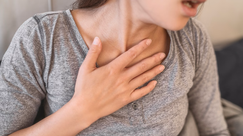Biểu hiện khó thở và thở khò khè khi gặp phản ứng dị ứng nghiêm trọng