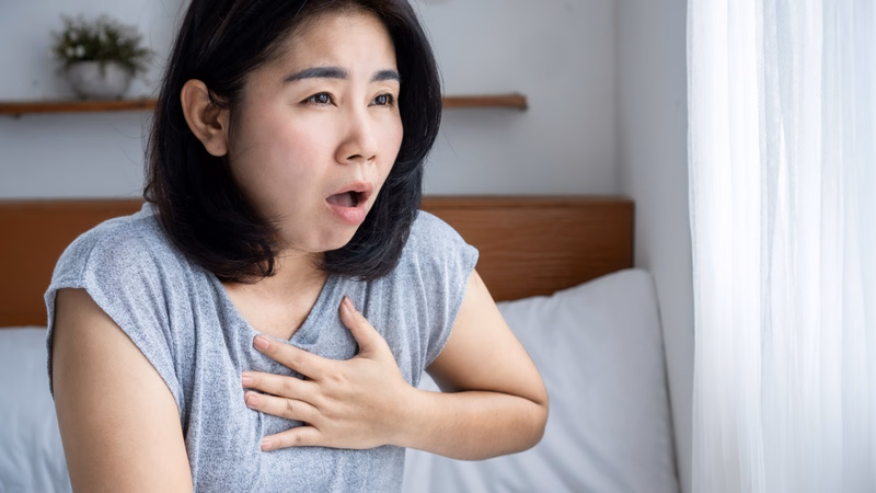 Biểu hiện mệt mỏi và phù mặt do rối loạn tuần hoàn máu trong cơ thể