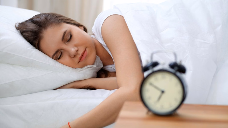 Giấc ngủ chất lượng và quản lý căng thẳng giúp duy trì sự ổn định của đường huyết tự nhiên