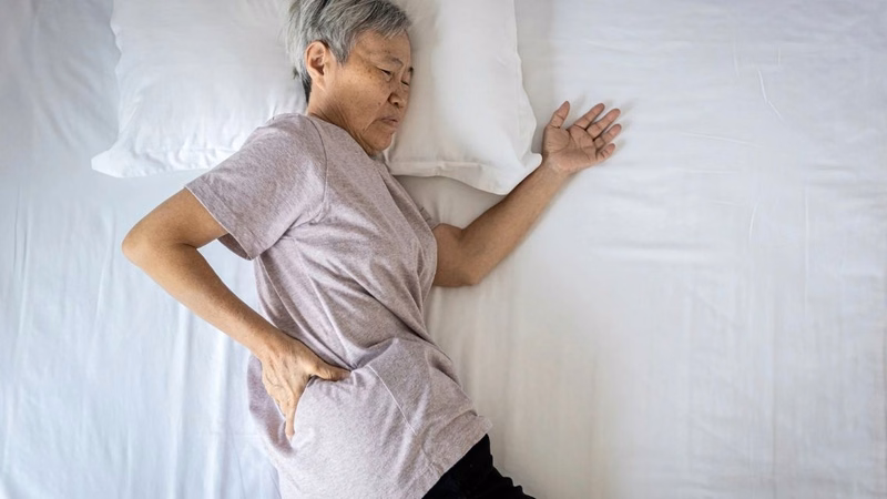 Gối kê lưng công thái học hỗ trợ tư thế ngồi cho người bệnh thoát vị đĩa đệm