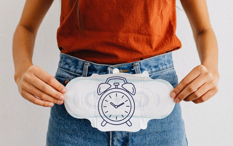 Sử dụng băng vệ sinh đúng cách giúp ngăn ngừa vi khuẩn gây mùi phát triển trong kỳ kinh nguyệt