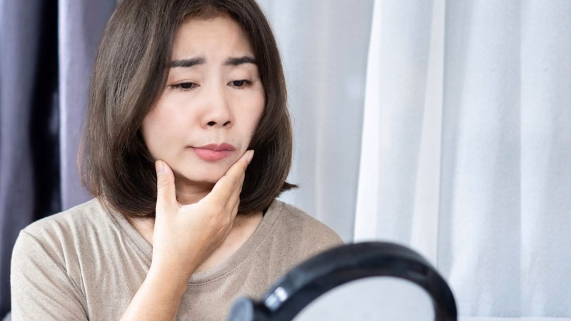 Hình ảnh minh họa thăm khám thần kinh khi có biểu hiện tê mặt kéo dài