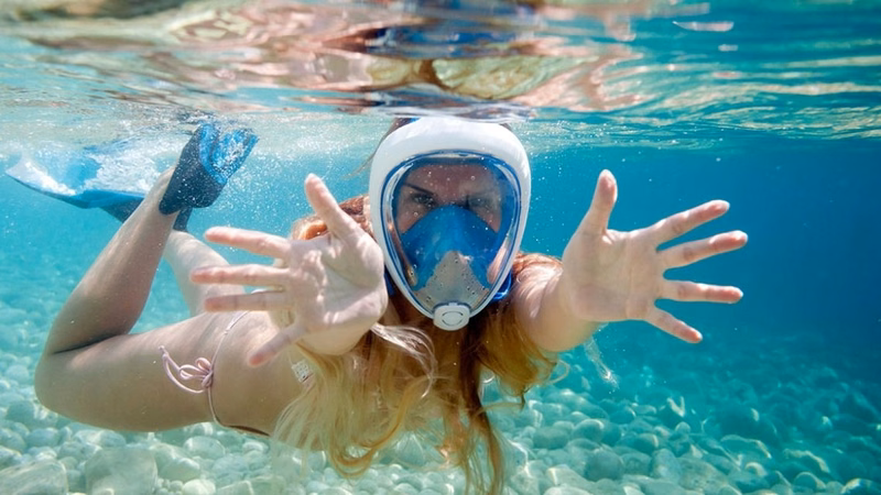 Mặt nạ bơi giúp che chắn vùng mắt và hạn chế nước tràn vào mũi khi vận động dưới nước