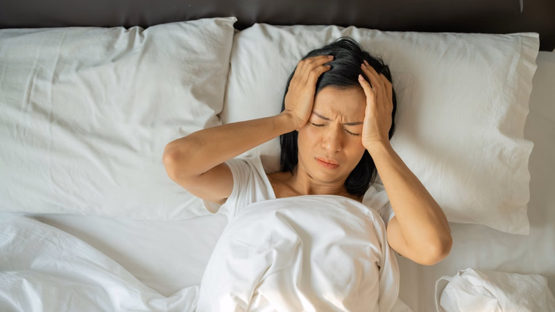 Thiếu ngủ kéo dài làm tăng huyết áp và nguy cơ biến cố đột quỵ