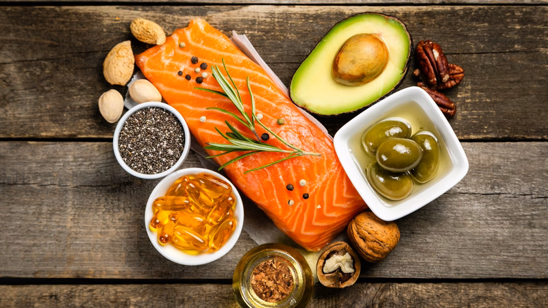 Phân biệt viên dầu cá bổ sung và chế phẩm omega-3 kê đơn trong điều trị mỡ máu