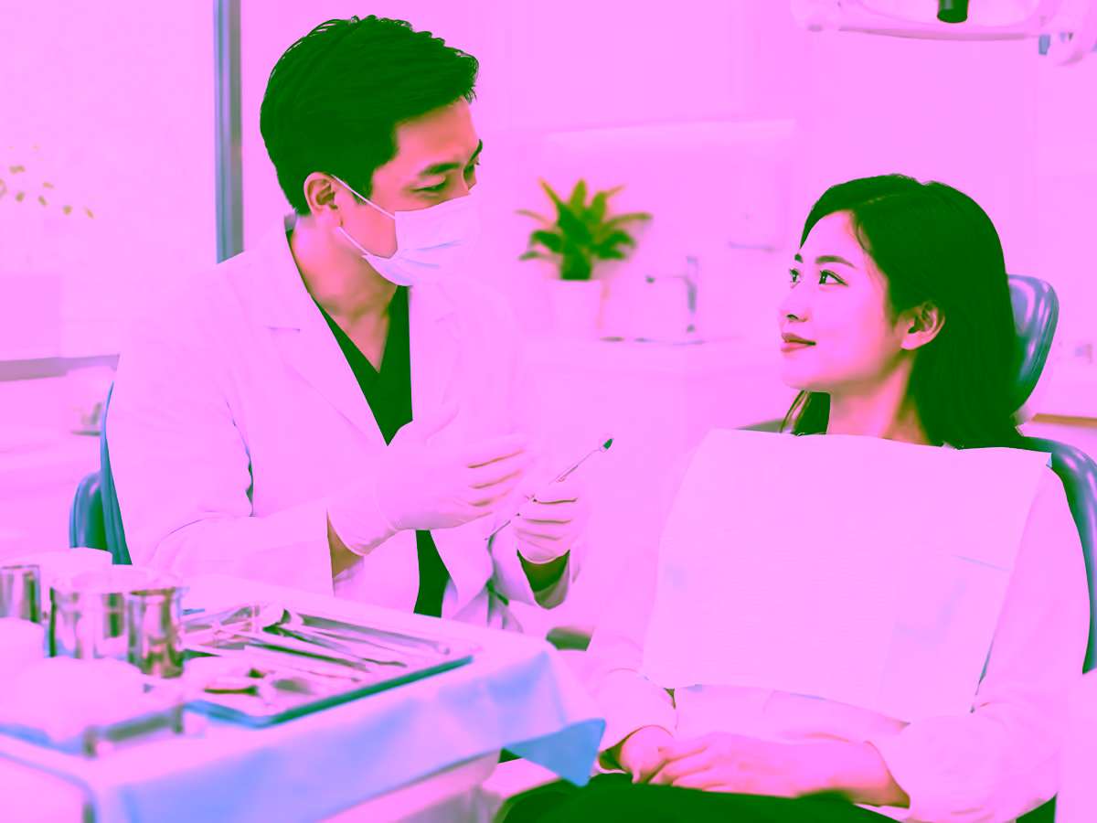 Nha sĩ tư vấn nhổ răng và chăm sóc sau thủ thuật