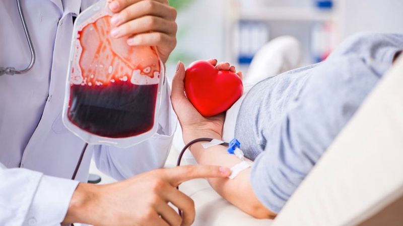 Nhóm máu O Rh âm được gọi là người cho phổ quát trong truyền khối hồng cầu cấp cứu