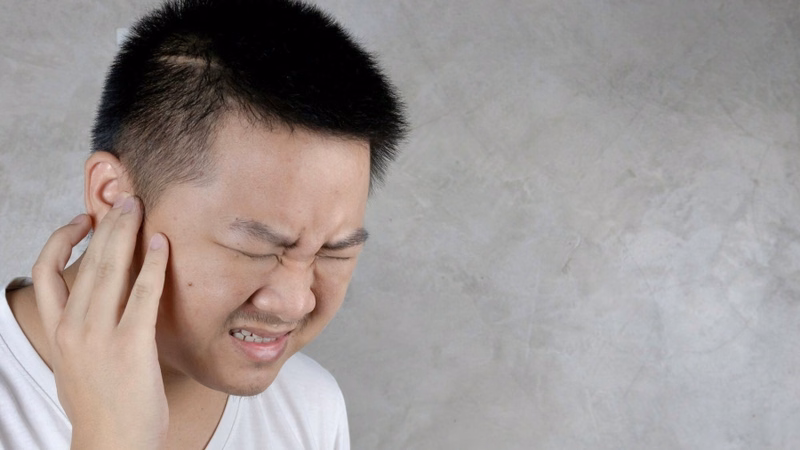 Khối nổi bất thường khu vực sau tai ở người trưởng thành