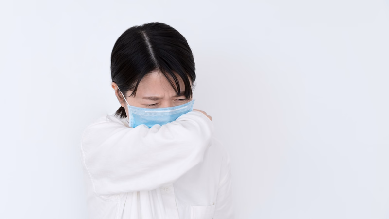 Người dân dọn dẹp vệ sinh môi trường sau mưa lũ cần mang ủng và găng tay để phòng ngừa bệnh Whitmore